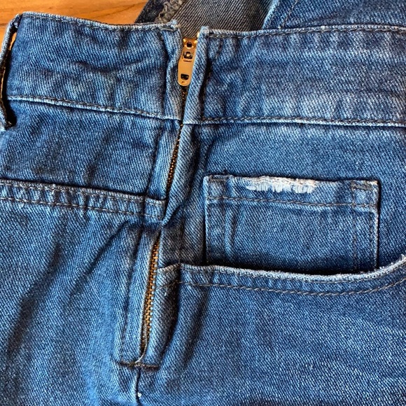 Denim Overall Shorts - Picture 3 of 4
